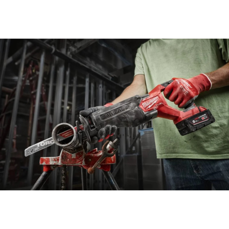 Купити Пила шабельна акумуляторна безщіткова MILWAUKEE, M18 FSZ-0X (каркас, полотно, HDкейс). Офіційний магазин Мілвокі Україна, фірмова гарантія з доставкою по Украіні