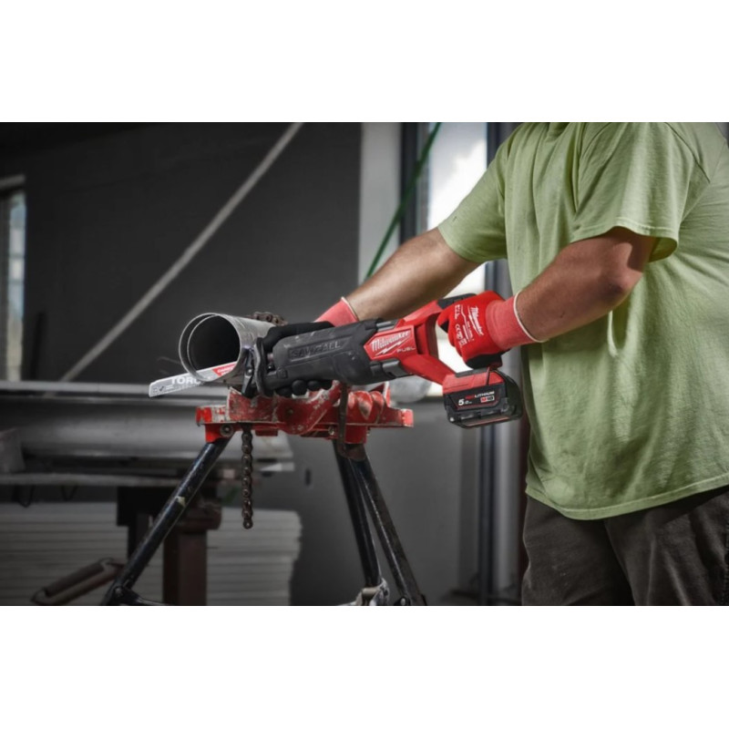 Купити Пила шабельна акумуляторна безщіткова MILWAUKEE, M18 FSZ-0X (каркас, полотно, HDкейс). Офіційний магазин Мілвокі Україна, фірмова гарантія з доставкою по Украіні