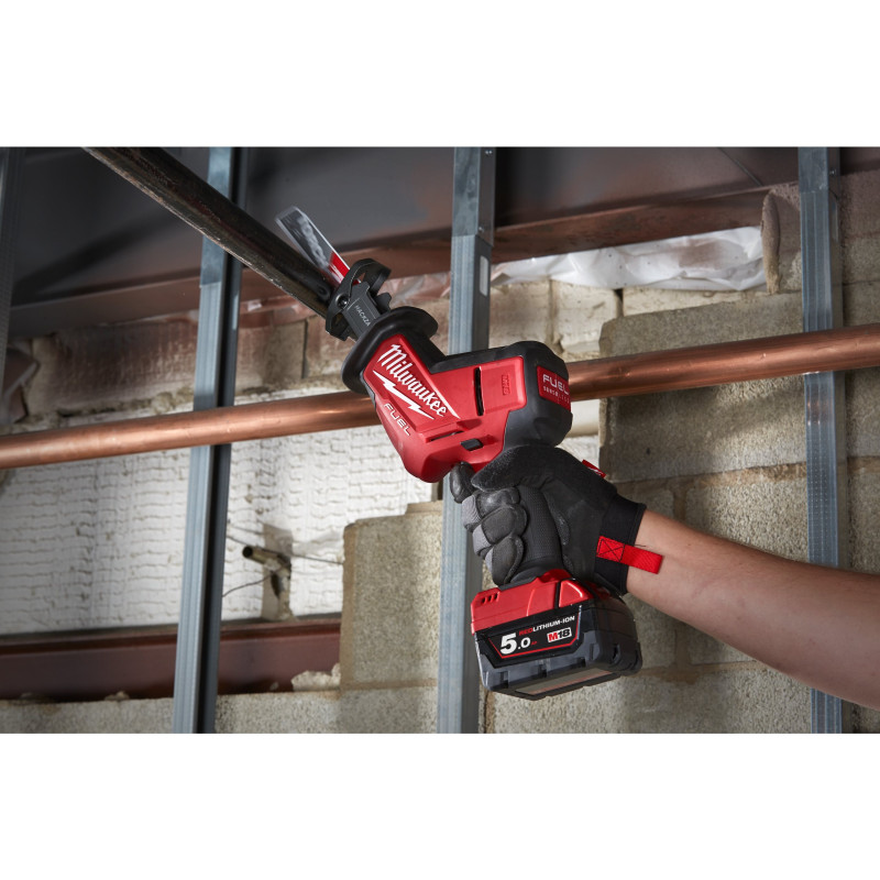 Купити Пила шабельна акумуляторна MILWAUKEE, M18 FHZ-502X (зарядий пристрій M12-18 FC, 2 акумулятори М18 В5 5Аг, полотно, HDкейс). Офіційний магазин Мілвокі Україна, фірмова гарантія з доставкою по Украіні