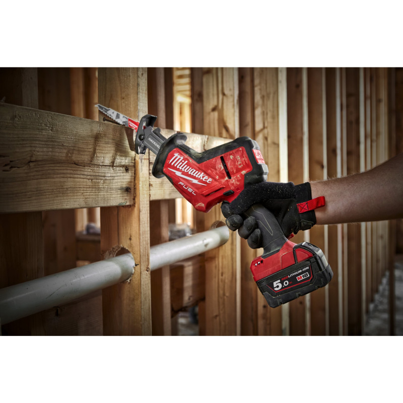 Купити Пила шабельна акумуляторна MILWAUKEE, M18 FHZ-502X (зарядий пристрій M12-18 FC, 2 акумулятори М18 В5 5Аг, полотно, HDкейс). Офіційний магазин Мілвокі Україна, фірмова гарантія з доставкою по Украіні
