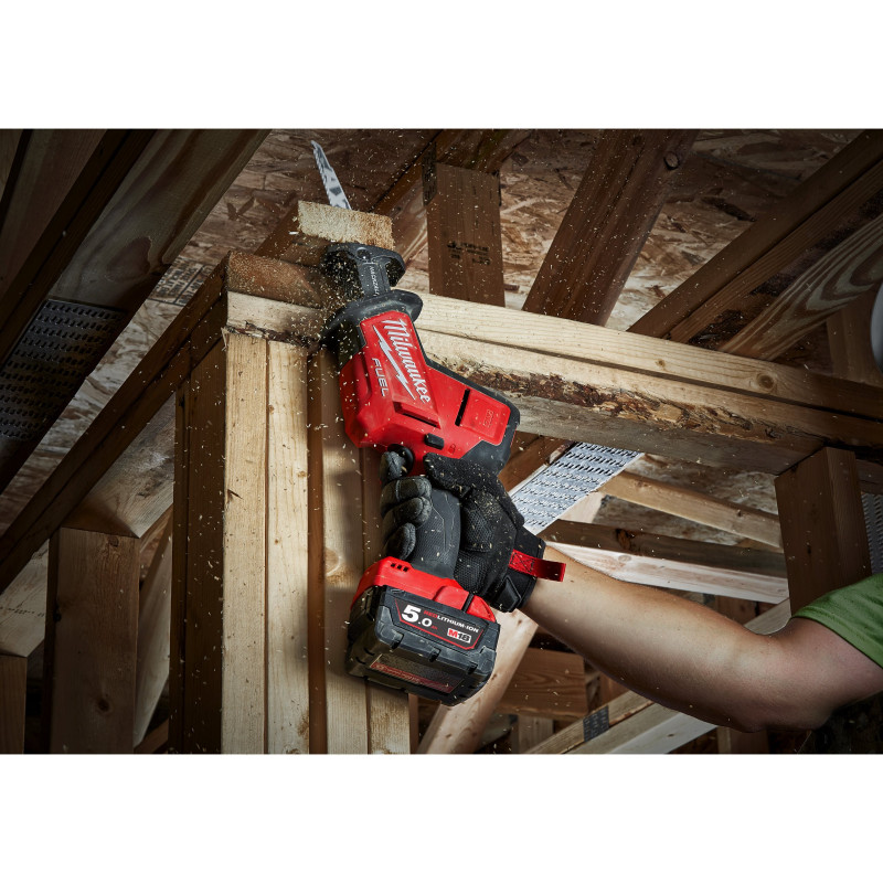 Купити Пила шабельна акумуляторна MILWAUKEE, M18 FHZ-502X (зарядий пристрій M12-18 FC, 2 акумулятори М18 В5 5Аг, полотно, HDкейс). Офіційний магазин Мілвокі Україна, фірмова гарантія з доставкою по Украіні