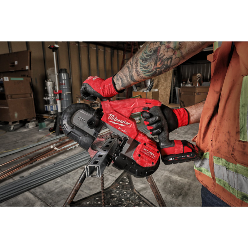 Купити Пила стрічкова акумуляторна MILWAUKEE, M18 FBS85-202C (зарядний пристрій M12-18 FC, 2 акумулятори М18 В2 2Аг, аксесуари, кейс). Офіційний магазин Мілвокі Україна, фірмова гарантія з доставкою по Украіні