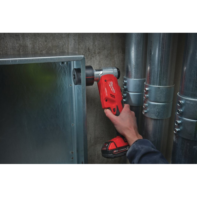 Купити Пробійник гідравлічний для отворів акумуляторний FORCE LOGIC MILWAUKEE M18 HKP-201CA (зарядний пристрій М12-18 С, 1 акумулятор М18 В2 2Аг, 2 шпильки. конектор, кульова тяга, адаптер, 10 пробійників та обмежувальних гільз,  кейс). Офіційний магазин Мілвокі Україна, фірмова гарантія з доставкою по Украіні