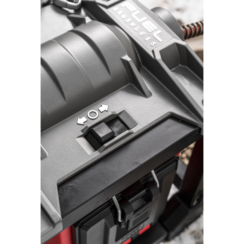 Купити Машина прочистна секційна компактна акумуляторна MILWAUKEE, M18 FCSSM-121 (зарядний пристрій М12-18 FC, 1 акумулятор НВ12 12Аг). Офіційний магазин Мілвокі Україна, фірмова гарантія з доставкою по Украіні