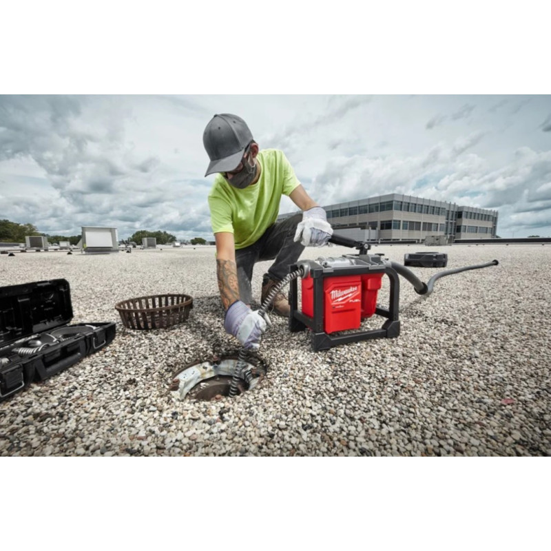 Купити Машина прочистна секційна компактна акумуляторна MILWAUKEE, M18 FCSSM-121 (зарядний пристрій М12-18 FC, 1 акумулятор НВ12 12Аг). Офіційний магазин Мілвокі Україна, фірмова гарантія з доставкою по Украіні