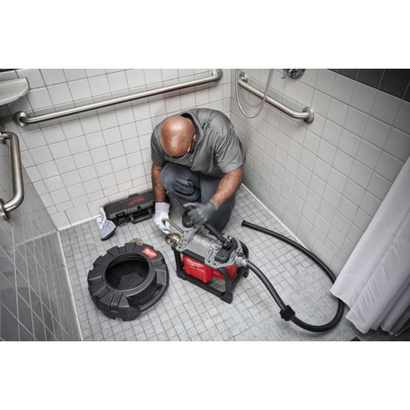 Купити Машина прочистна секційна компактна акумуляторна MILWAUKEE, M18 FCSSM-121 (зарядний пристрій М12-18 FC, 1 акумулятор НВ12 12Аг). Офіційний магазин Мілвокі Україна, фірмова гарантія з доставкою по Украіні