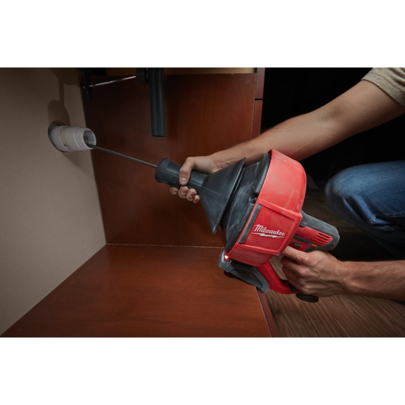 Купити Машина прочистна акумуляторна MILWAUKEE, M12 BDC6-202C, трос 6м (зарядний пристрій С12 С , 2 акумулятори М12 В2 2Аг, відро, картонне пакування). Офіційний магазин Мілвокі Україна, фірмова гарантія з доставкою по Украіні