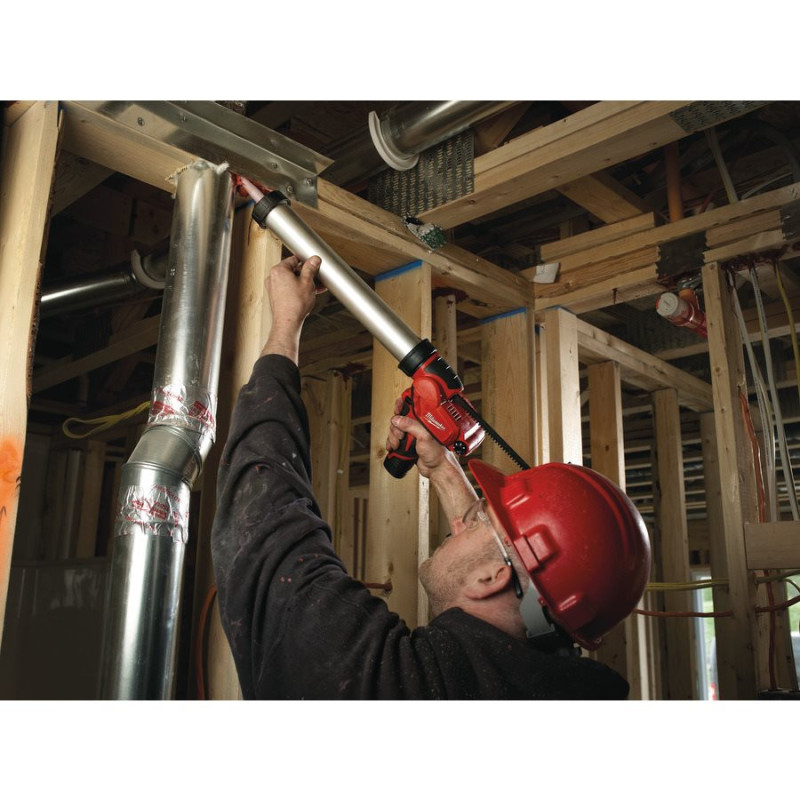 Купити Пістолет для герметиків акумуляторний MILWAUKEE, M12 PCG/600A-201B, 600мл (зарядний пристрій С12 С, 1 акумулятор М12 В2 2Ач, алюмінієва туба, сумка). Офіційний магазин Мілвокі Україна, фірмова гарантія з доставкою по Украіні