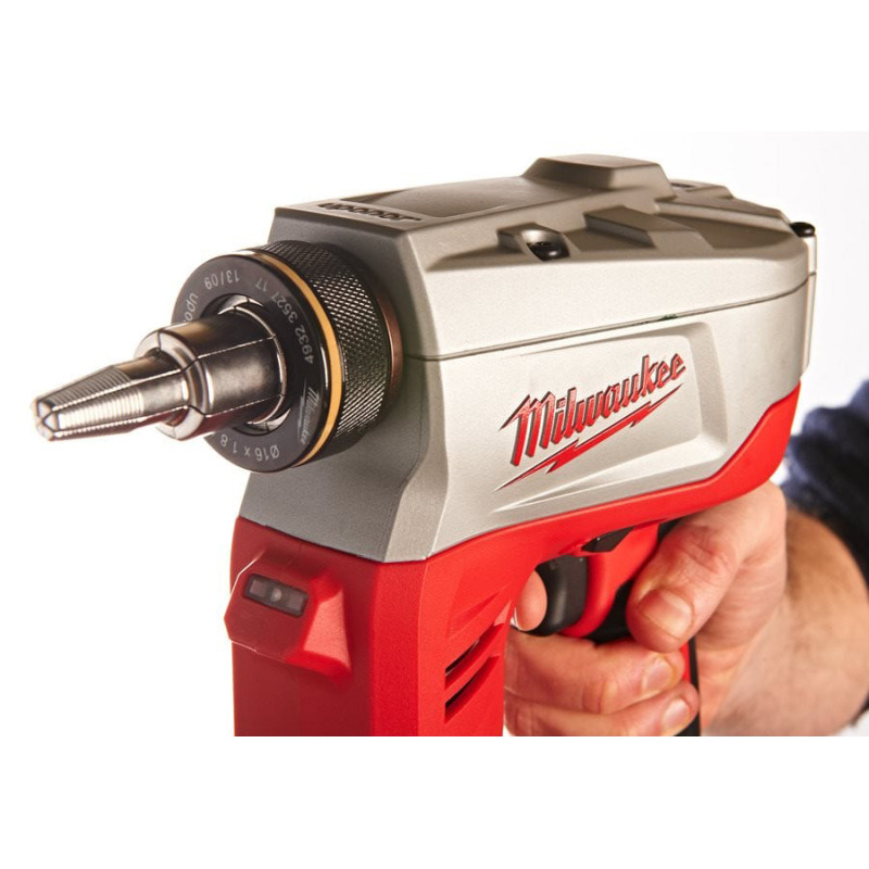 Купити Інструмент розширювальний акумуляторний UPONOR Q&E MILWAUKEE, HD18 PXP-H06202C (зарядний пристрій М12-18 С, 2 акумулятори М18 В2 2Аг, аксесуари, кейс). Офіційний магазин Мілвокі Україна, фірмова гарантія з доставкою по Украіні