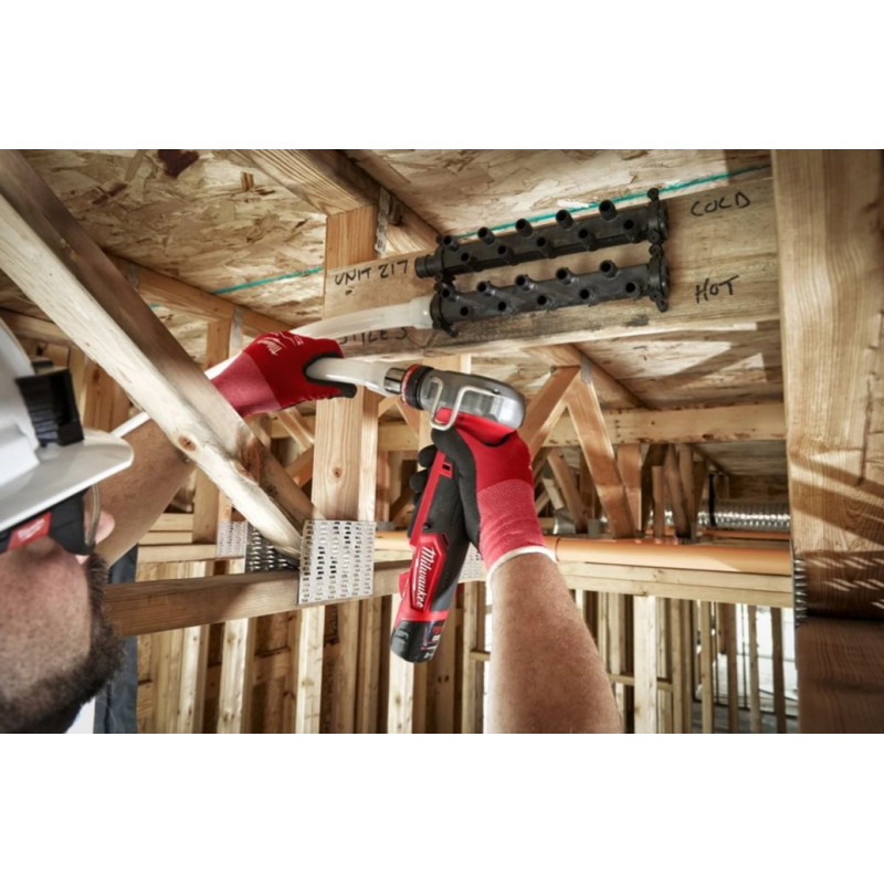 Купити Інструмент розширювальний акумуляторний UPONOR Q&E MILWAUKEE M12 FPXP-I06202C (зарядний пристрій С12 С, 2 акумулятори М12 В2 2Аг, аксесуари, кейс). Офіційний магазин Мілвокі Україна, фірмова гарантія з доставкою по Украіні