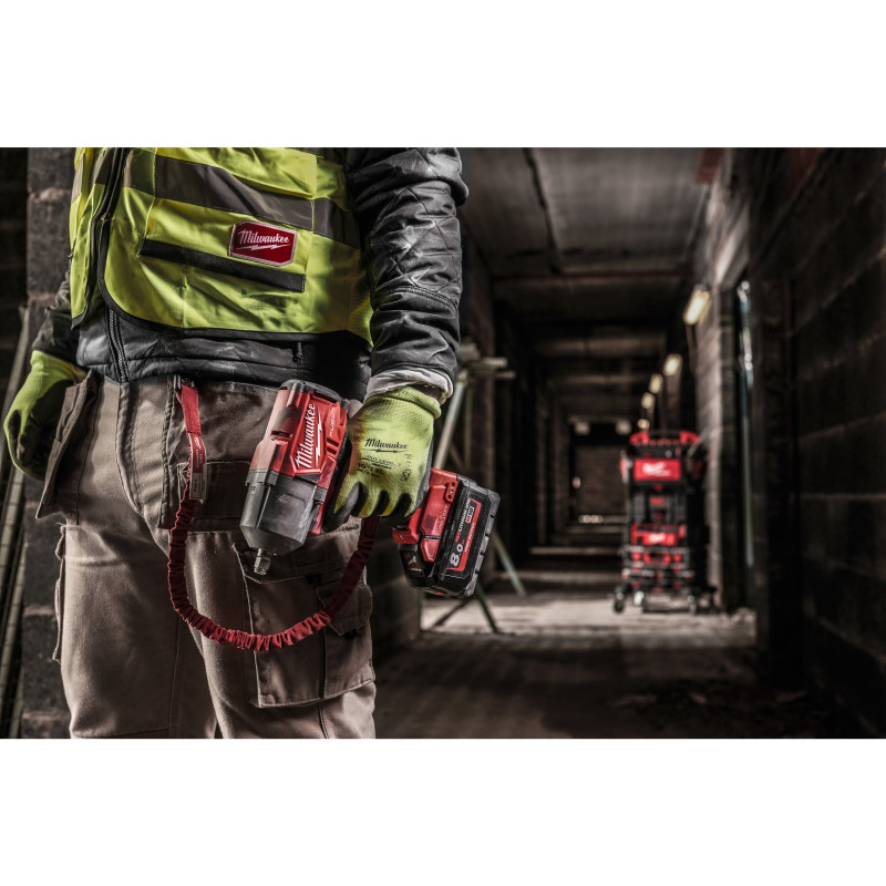 Купити Рукавиці робочі сигнальні Hi-Vis MILWAUKEE, з опором порізам 4/D рівня, розмір 10/XL. Офіційний магазин Мілвокі Україна, фірмова гарантія з доставкою по Украіні
