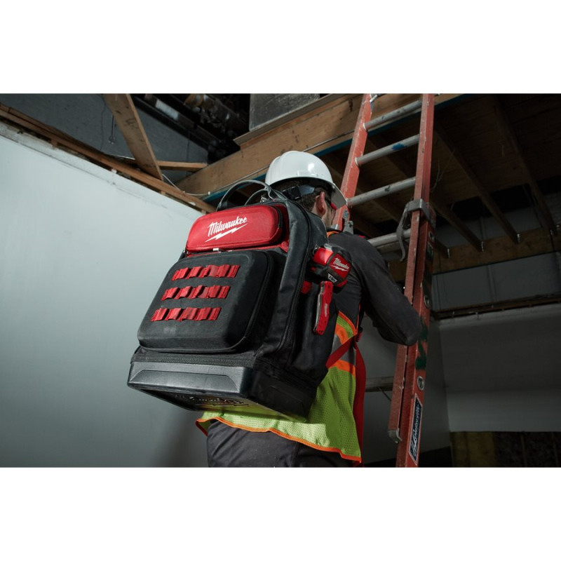 Купити Рюкзак MILWAUKEE Ultimate Jobsite, з жорстким дном. Офіційний магазин Мілвокі Україна, фірмова гарантія з доставкою по Украіні