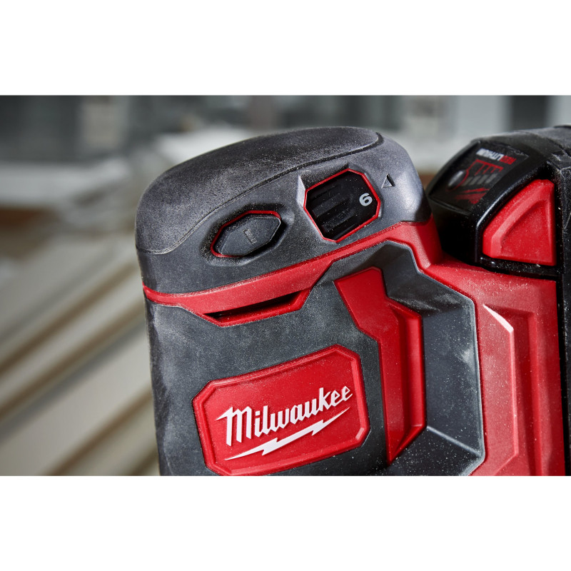 Купити Машина шліфувальна ексцентрикова акумуляторна MILWAUKEE, M18 BOS125-502B, діаметр 125мм (заміна на 4933498254). Офіційний магазин Мілвокі Україна, фірмова гарантія з доставкою по Украіні