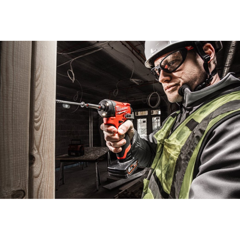 Купити Шуруповерт ударний акумуляторний безщітковий 1/4'' HEX MILWAUKEE, M12 FID2-0, 170Нм (каркас, кліпса для реміня, тримач для біт, картонне пакування). Офіційний магазин Мілвокі Україна, фірмова гарантія з доставкою по Украіні