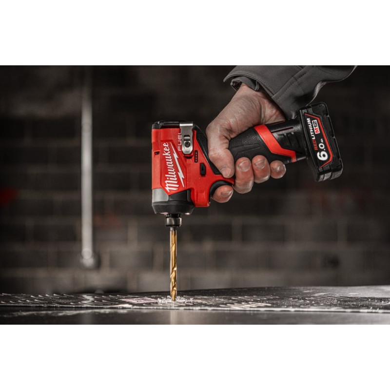 Купити Шуруповерт ударний акумуляторний безщітковий 1/4'' HEX MILWAUKEE, M12 FID2-0, 170Нм (каркас, кліпса для реміня, тримач для біт, картонне пакування). Офіційний магазин Мілвокі Україна, фірмова гарантія з доставкою по Украіні