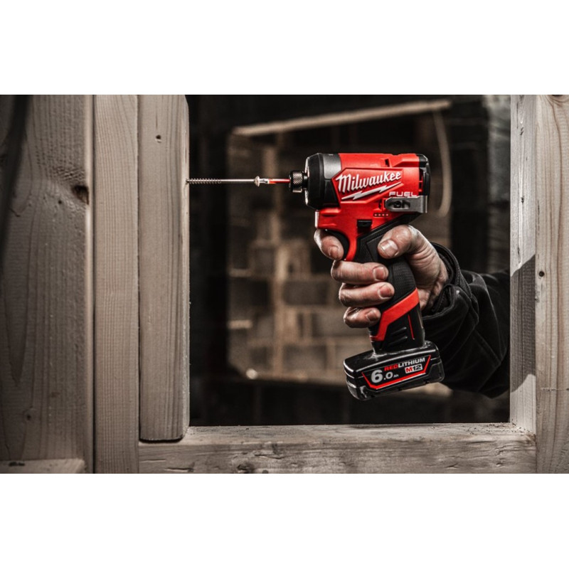 Купити Шуруповерт ударний акумуляторний безщітковий 1/4'' HEX MILWAUKEE, M12 FID2-202Х, 170Нм (зарядний пристрій С12 С, 2 акумулятори М12 В2 2Аг, кліпса для реміня, тримач для біт, HD кейс). Офіційний магазин Мілвокі Україна, фірмова гарантія з доставкою по Украіні