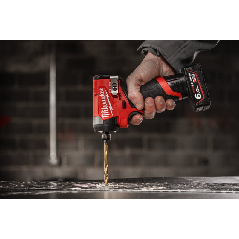 Купити Шуруповерт ударний акумуляторний безщітковий 1/4'' HEX MILWAUKEE, M12 FID2-202Х, 170Нм (зарядний пристрій С12 С, 2 акумулятори М12 В2 2Аг, кліпса для реміня, тримач для біт, HD кейс). Офіційний магазин Мілвокі Україна, фірмова гарантія з доставкою по Украіні