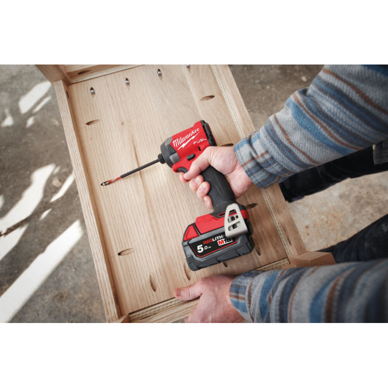 Купити Шуруповерт ударний акумуляторний безщітковий 1/4'' HEX MILWAUKEE, M18 FID3-0, 226Нм. Офіційний магазин Мілвокі Україна, фірмова гарантія з доставкою по Украіні