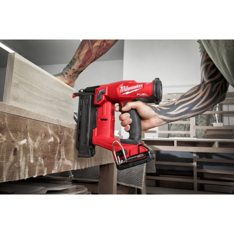 Купити Пістолет цвяхозабивний акумуляторний безщітковий MILWAUKEE, M18 FN18GS-0X, 16-54мм (каркас, HDкейс). Офіційний магазин Мілвокі Україна, фірмова гарантія з доставкою по Украіні