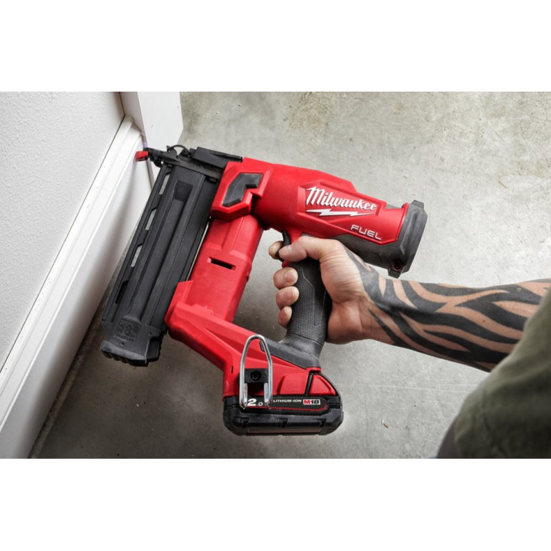 Купити Пістолет цвяхозабивний акумуляторний безщітковий MILWAUKEE, M18 FN18GS-0X, 16-54мм (каркас, HDкейс). Офіційний магазин Мілвокі Україна, фірмова гарантія з доставкою по Украіні