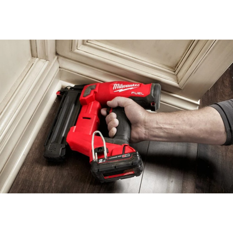 Купити Пістолет цвяхозабивний акумуляторний безщітковий MILWAUKEE, M18 FN18GS-0X, 16-54мм (каркас, HDкейс). Офіційний магазин Мілвокі Україна, фірмова гарантія з доставкою по Украіні