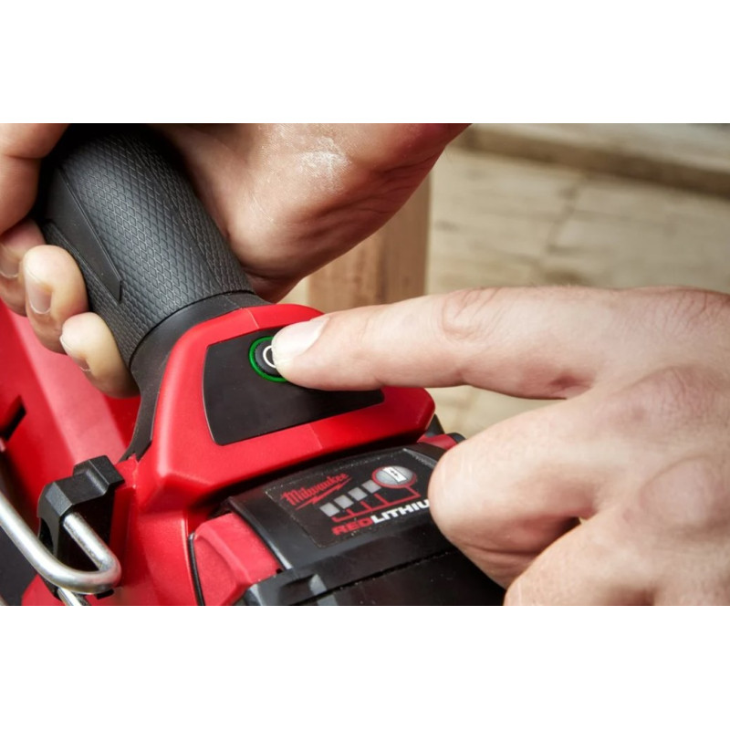 Купити Пістолет цвяхозабивний акумуляторний безщітковий MILWAUKEE M18 FUEL FFNS-502C  (зарядний пристрій M12-M18 FC, 2 акумулятори M18 B5 5Аг, кейс). Офіційний магазин Мілвокі Україна, фірмова гарантія з доставкою по Украіні