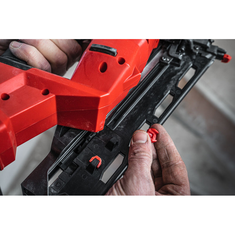 Купити Пістолет цвяхозабивний акумуляторний безщітковий MILWAUKEE, M18 FN16GA-0, 32-64мм (каркас, картонне пакування). Офіційний магазин Мілвокі Україна, фірмова гарантія з доставкою по Украіні