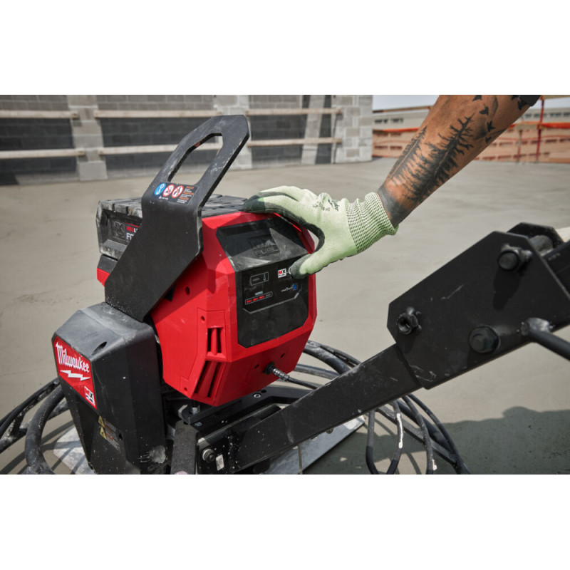 Купити Машина затиральна акумуляторна MILWAUKEE, MXF WBT90-122. Офіційний магазин Мілвокі Україна, фірмова гарантія з доставкою по Украіні