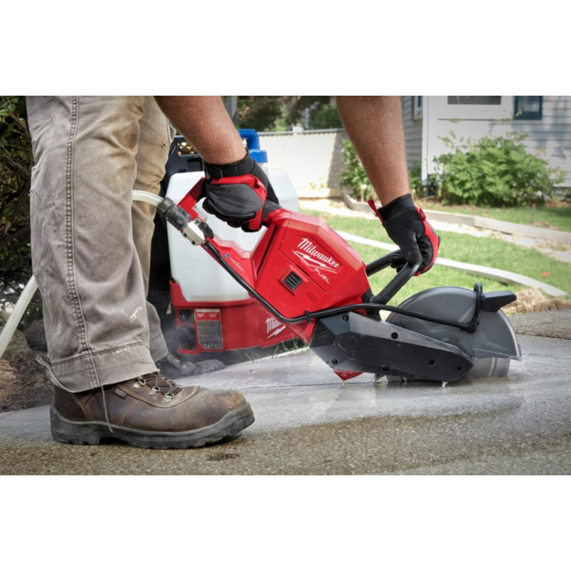 Купити Машина відрізна акумуляторна безщіткова MILWAUKEE, M18 FCOS230-121, діаметр 230мм (зарядний пристрій М12-18 FC, 1 акумулятор М18 НВ12 12Аг) (заміна на 4933499175). Офіційний магазин Мілвокі Україна, фірмова гарантія з доставкою по Украіні