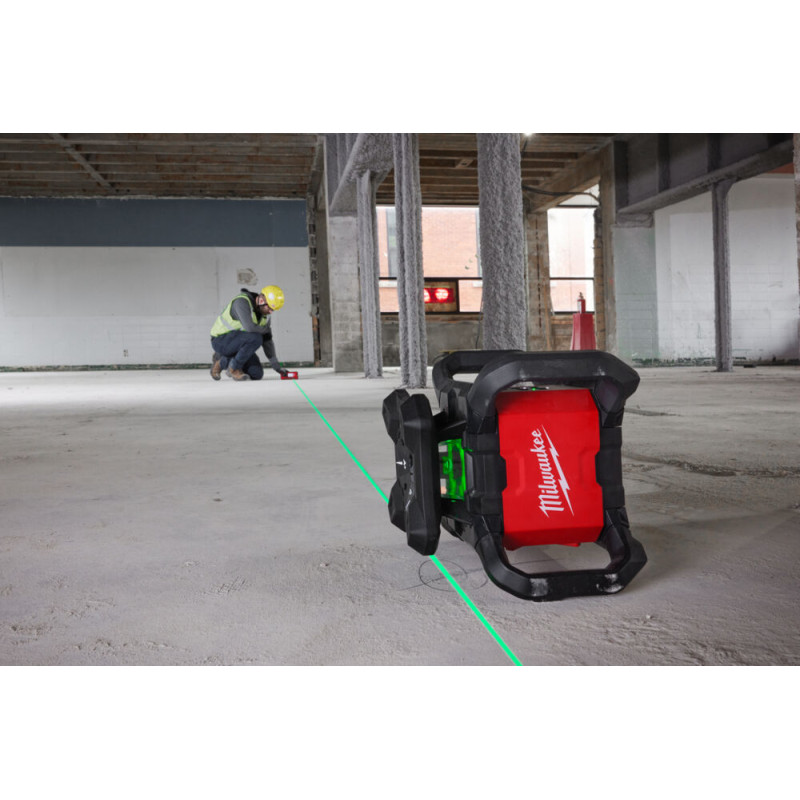 Купити Рівень лазерний ротаційний акумуляторний MILWAUKEE, M18 RLOHVG300-501C, 300м (зарядний пристрій M12-18 C, 1 акумулятор М18 В5 5Аг, детектор, кейс). Офіційний магазин Мілвокі Україна, фірмова гарантія з доставкою по Украіні