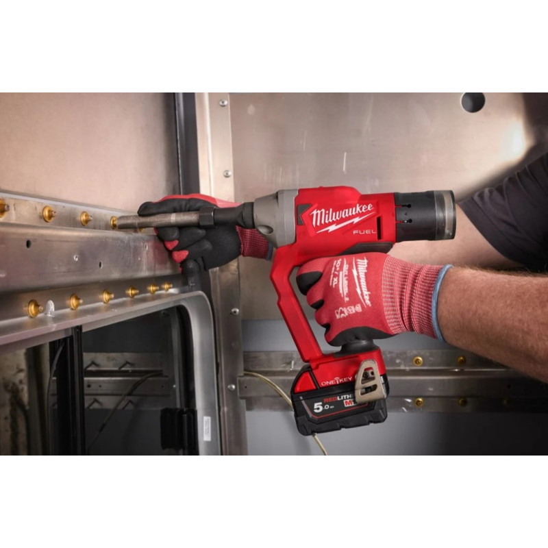 Купити Заклепочник акумуляторний для замкових болтів безщітковий MILWAUKEE M18 ONEFLT-0X, діаметр 4,8-6,4мм (каркас, кліпса на ремінь. HDкейс). Офіційний магазин Мілвокі Україна, фірмова гарантія з доставкою по Украіні
