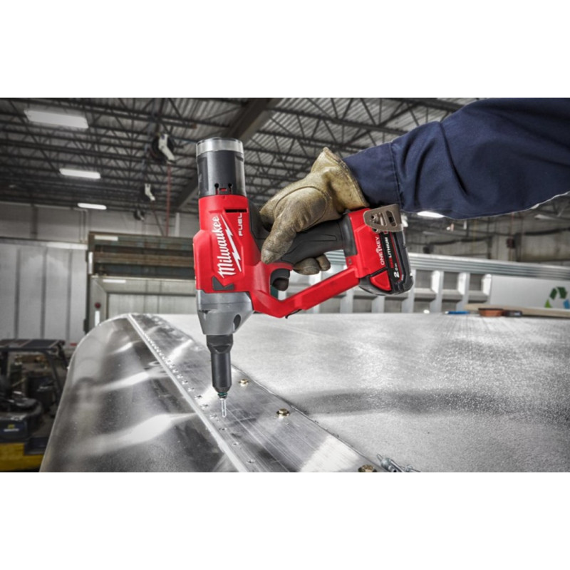 Купити Заклепочник акумуляторний безщітковий MILWAUKEE M18 ONEFPRT-0X, діаметр заклепок 4,8-7,0мм (каркас, кліпса на ремінь. перехідники для заклепок, ключ, HDкейс). Офіційний магазин Мілвокі Україна, фірмова гарантія з доставкою по Украіні