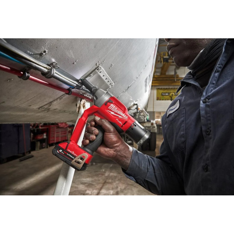 Купити Заклепочник акумуляторний безщітковий MILWAUKEE M18 ONEFPRT-0X, діаметр заклепок 4,8-7,0мм (каркас, кліпса на ремінь. перехідники для заклепок, ключ, HDкейс). Офіційний магазин Мілвокі Україна, фірмова гарантія з доставкою по Украіні