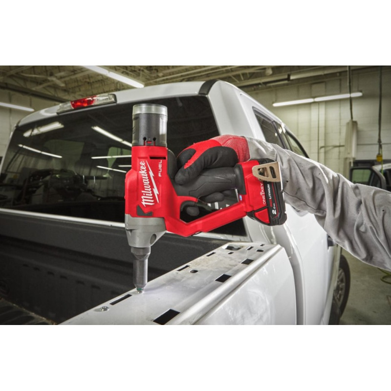 Купити Заклепочник акумуляторний безщітковий MILWAUKEE M18 ONEFPRT-0X, діаметр заклепок 4,8-7,0мм (каркас, кліпса на ремінь. перехідники для заклепок, ключ, HDкейс). Офіційний магазин Мілвокі Україна, фірмова гарантія з доставкою по Украіні