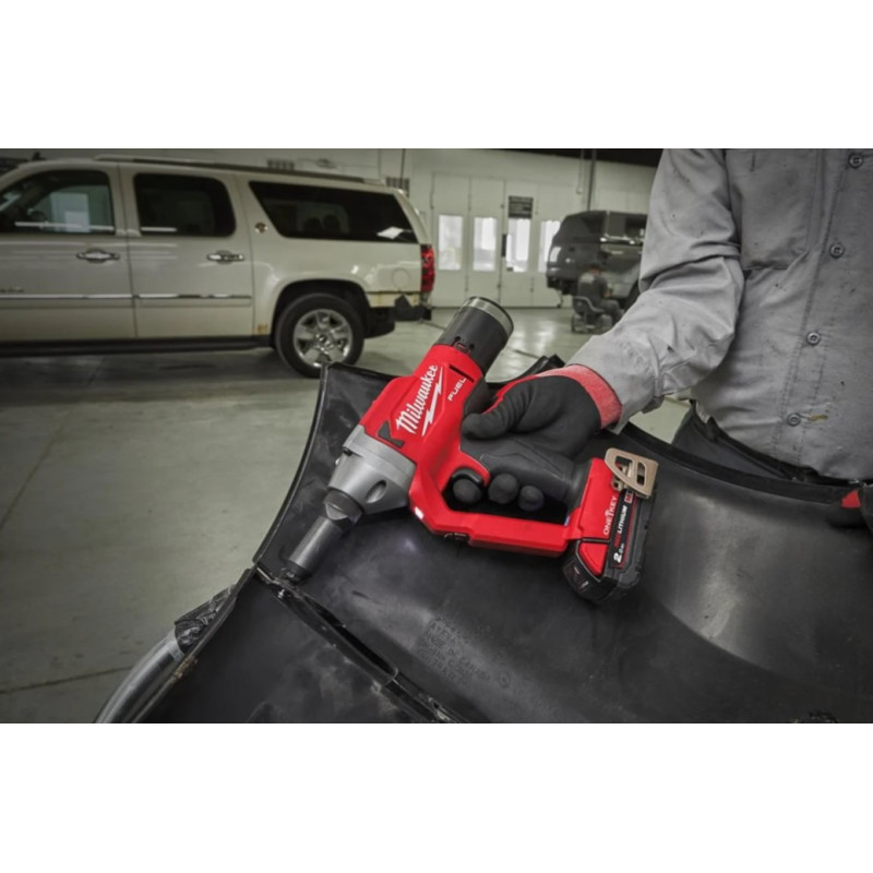 Купити Заклепочник акумуляторний безщітковий MILWAUKEE M18 ONEFPRT-0X, діаметр заклепок 4,8-7,0мм (каркас, кліпса на ремінь. перехідники для заклепок, ключ, HDкейс). Офіційний магазин Мілвокі Україна, фірмова гарантія з доставкою по Украіні