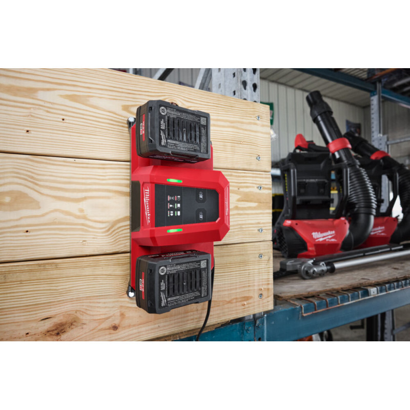 Купити Зарядний пристрій MILWAUKEE, M18 MDBSC DUAL SUPER CHARGER (на 2 акумулятори). Офіційний магазин Мілвокі Україна, фірмова гарантія з доставкою по Украіні