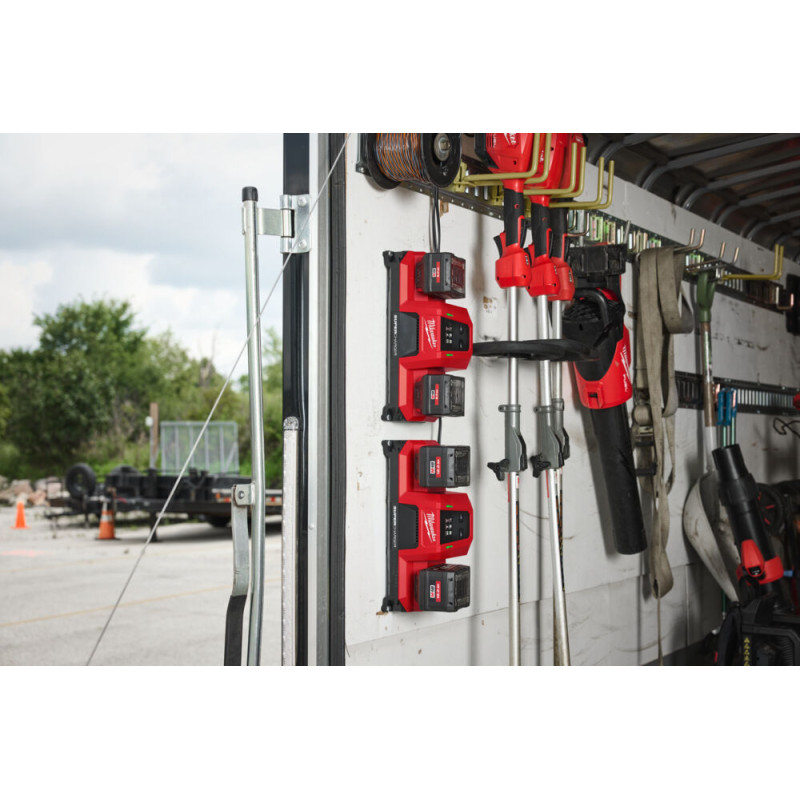 Купити Зарядний пристрій MILWAUKEE, M18 MDBSC DUAL SUPER CHARGER (на 2 акумулятори). Офіційний магазин Мілвокі Україна, фірмова гарантія з доставкою по Украіні