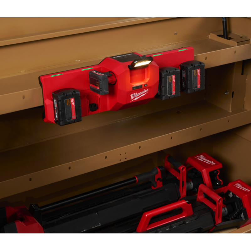 Купити Зарядний пристрій MILWAUKEE, M12-18 GBC4 (4хМ18, 2хМ12, ліхтар). Офіційний магазин Мілвокі Україна, фірмова гарантія з доставкою по Украіні