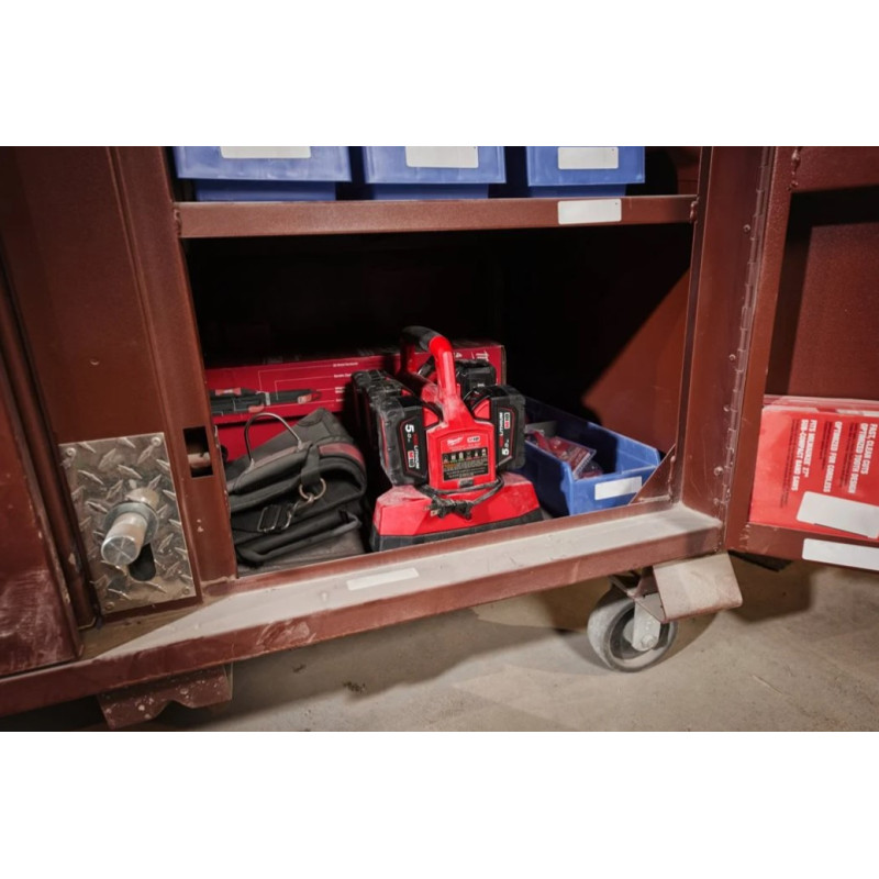 Купити Зарядний пристрій PАCKOUT MILWAUKEE, M18 PC6 (на 6 акумуляторів) (заміна на 4932498551). Офіційний магазин Мілвокі Україна, фірмова гарантія з доставкою по Украіні